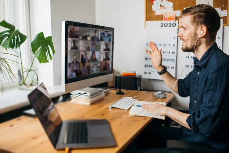 How To Better Manage Your Online Projects From Home