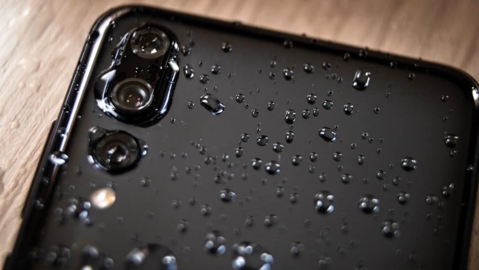 What to Do When Your Phone Falls into Water